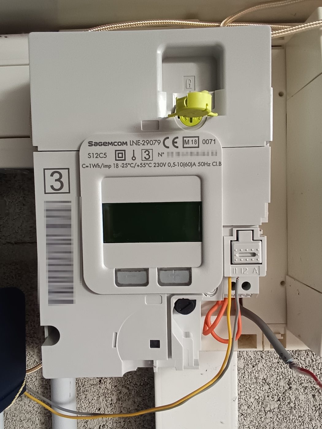 Compteur Linky avec le capot retiré